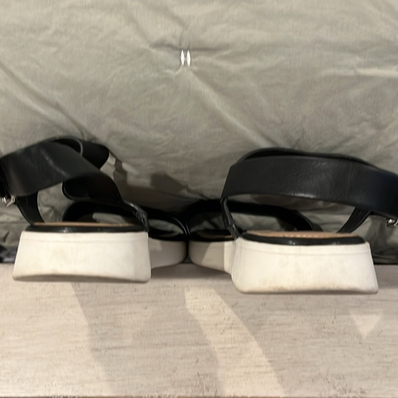 Cute Aldo Sandals! Size 9 - Picture 5 of 7